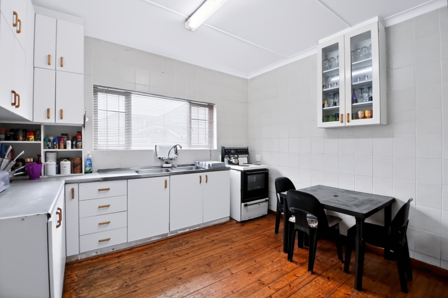 4 Bedroom Property for Sale in Oakdale Western Cape